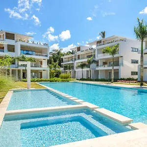 https://nicole-aparthotel.comcaribbean.com